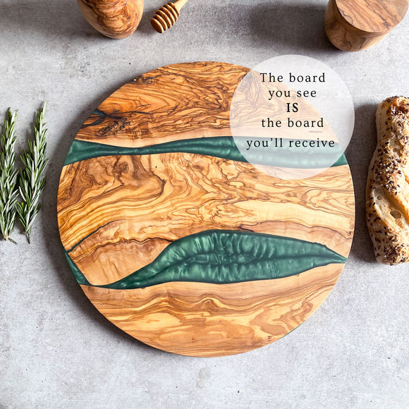 Large Olive Wood Serving River Board with Dual Green Veins - Dia 14