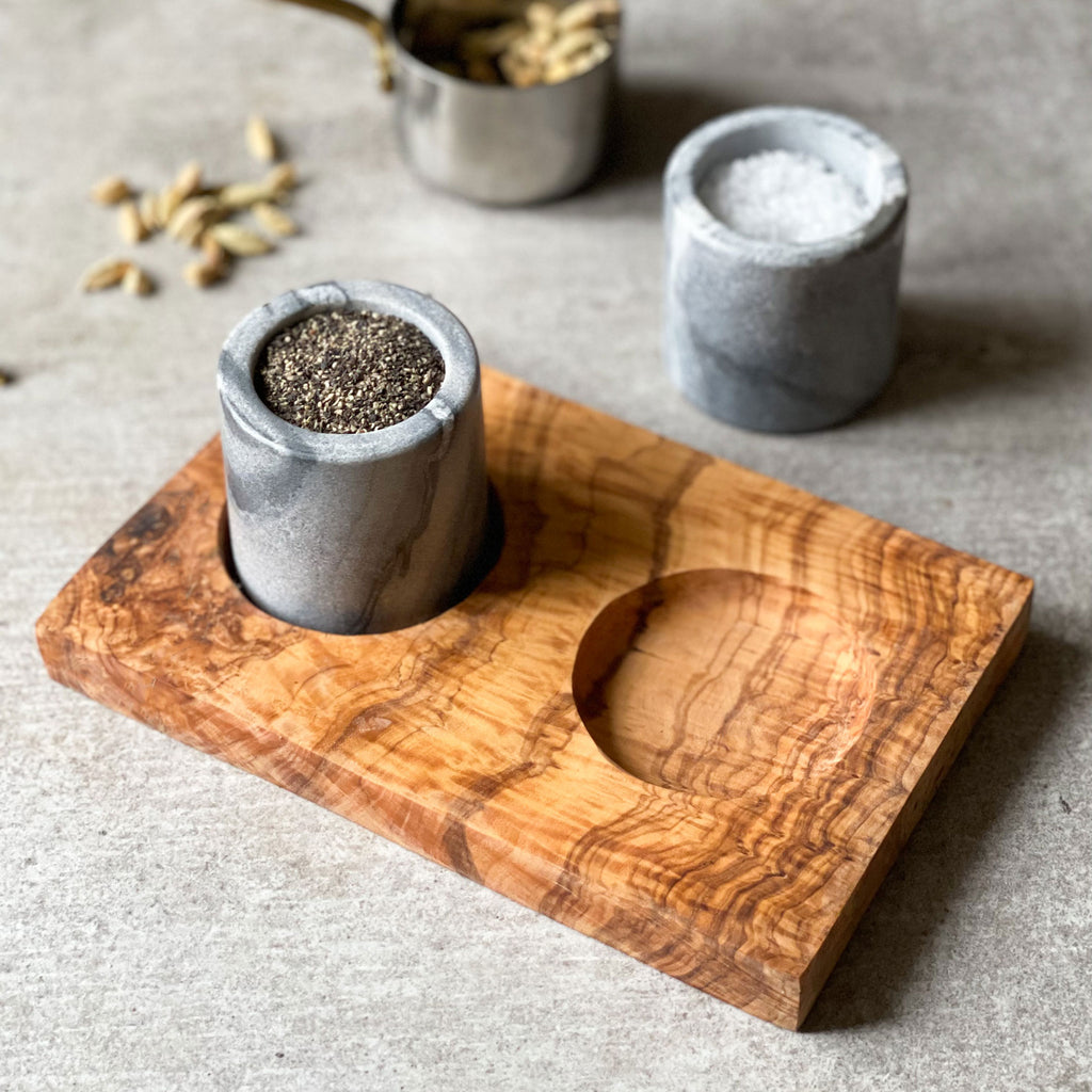 Salt and Pepper Marble Pinch Pots with Olive Wood Stand